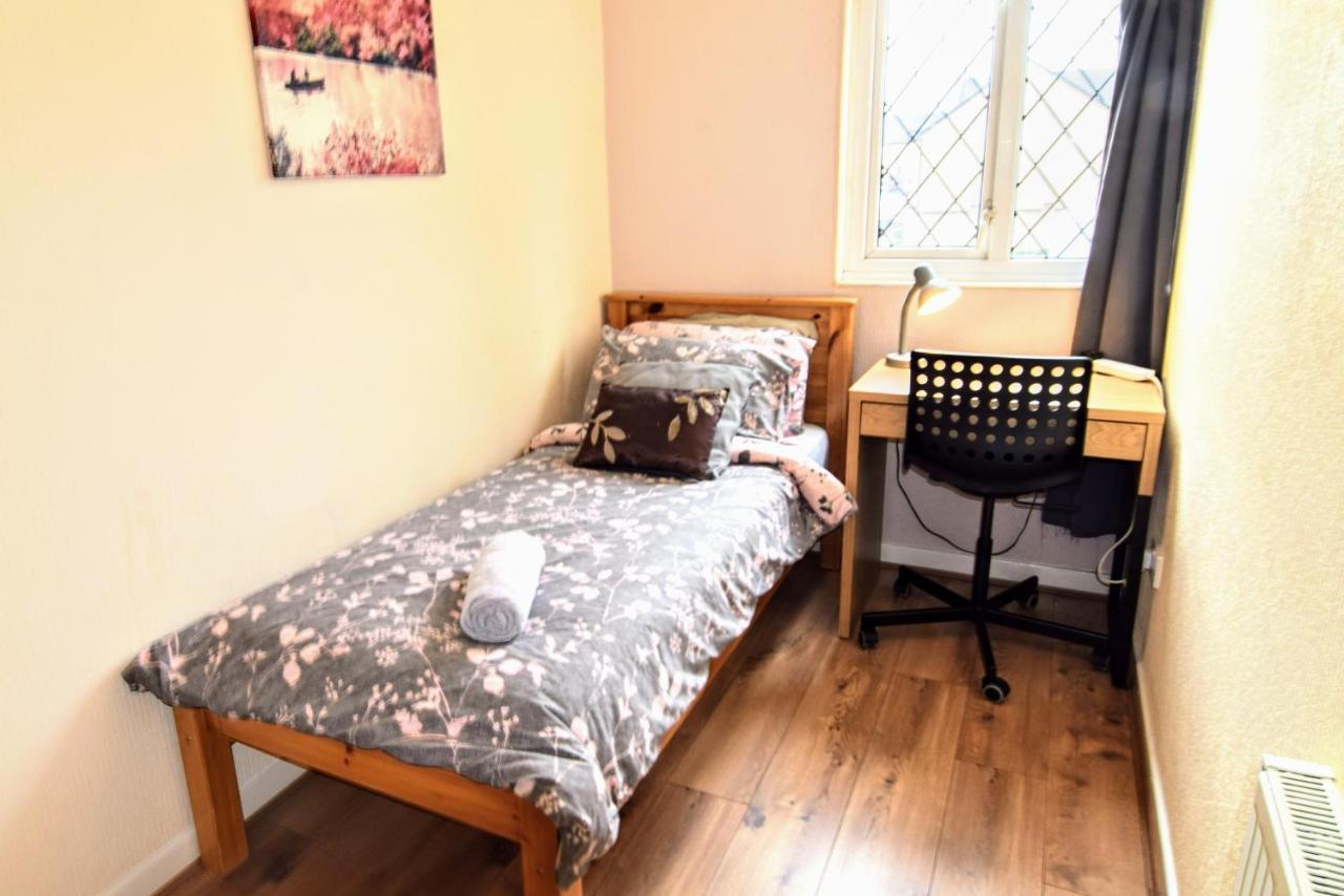 The Chinatown Home - Private Garden, Netflix, Bbq & Bar Birmingham Dış mekan fotoğraf