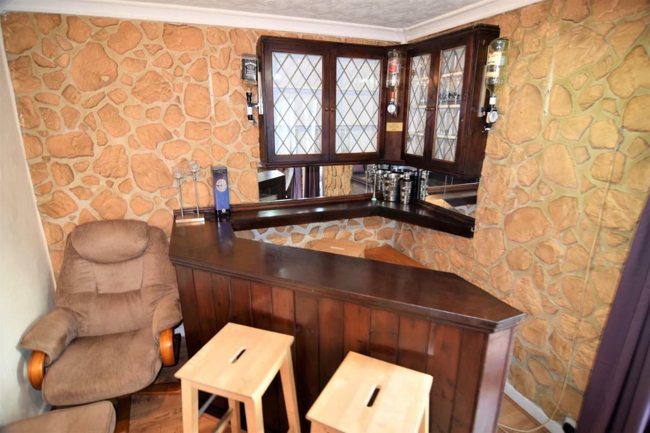 The Chinatown Home - Private Garden, Netflix, Bbq & Bar Birmingham Dış mekan fotoğraf